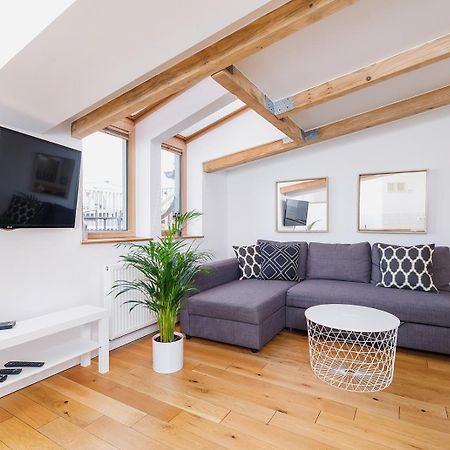 2 Bedroom Apartment With Terrace- Pilsudskiego 11 Kraków Exteriör bild
